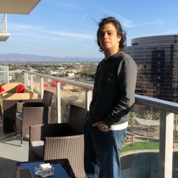 Poshmark profile picture for @moazemad
